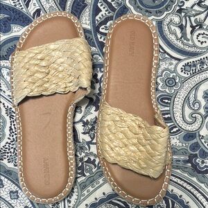 Old Navy Women's Tan Sandals